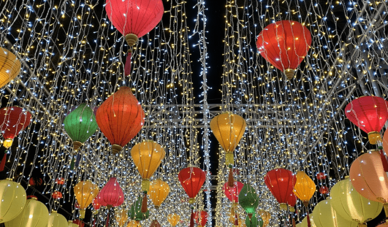 Mid Autumn Festival: Hong Kong vs. US Mid Autumn Festival: Hong Kong vs. US